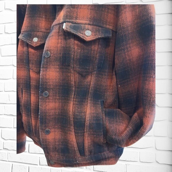 **🔥 Jughead Jones “Riverdale” Levi’s Sherpa Check Jacket – Men’s Size M 🔥** - Picture 5 of 11